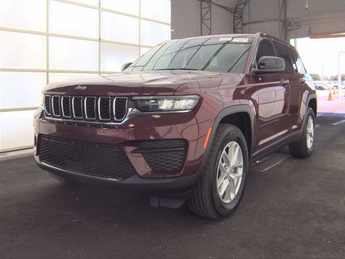Used 2023 Jeep Compass Limited AWD/4WD image 1