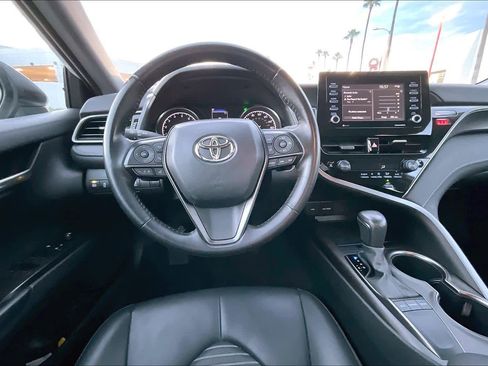 Used 2023 Toyota Camry SE image 5