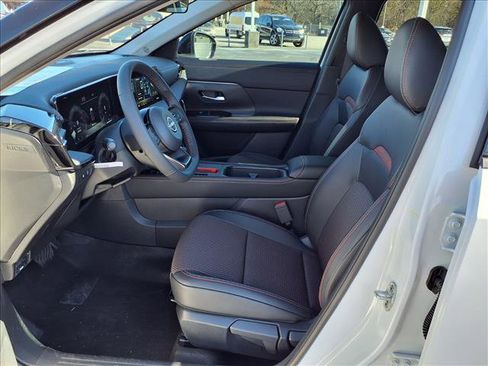 New 2026 Nissan Kicks SR w/ Cold Weather Package FWD image 12