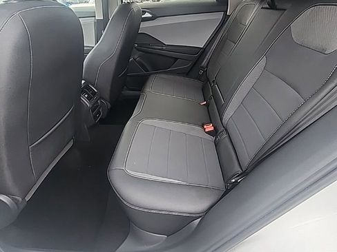 Used 2024 Volkswagen Taos SE image 14