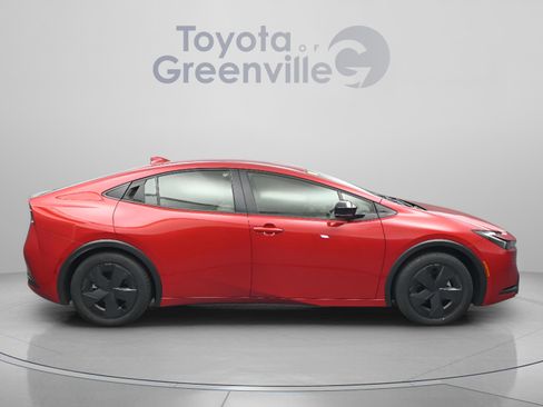 Used 2025 Toyota Prius LE FWD image 18