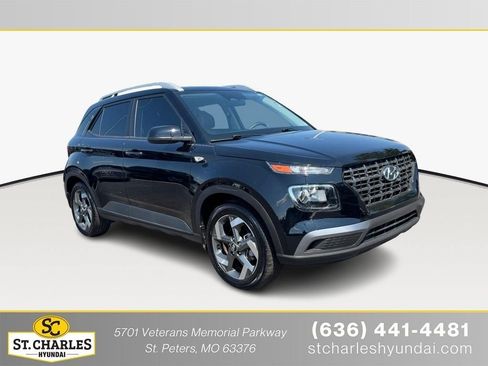 Certified 2025 Hyundai Venue SEL FWD image 1
