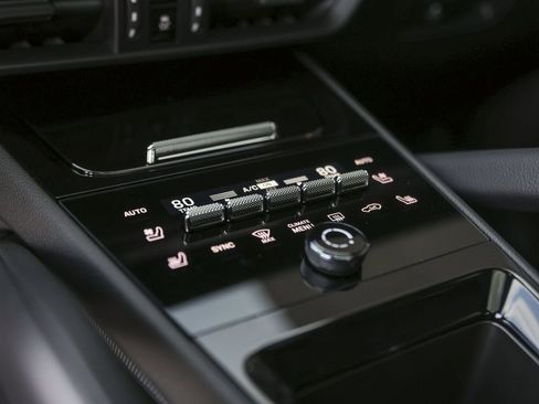 New 2025 Porsche Cayenne Coupe image 26