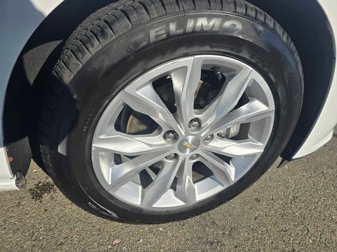 Used 2023 Chevrolet Malibu LT image 9