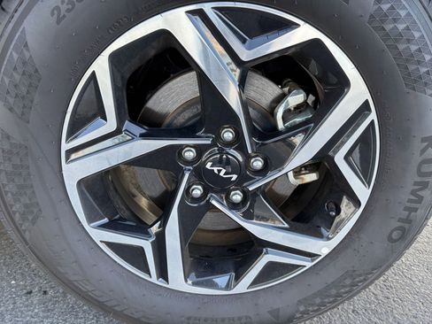 Used 2025 Kia Sportage LX image 28
