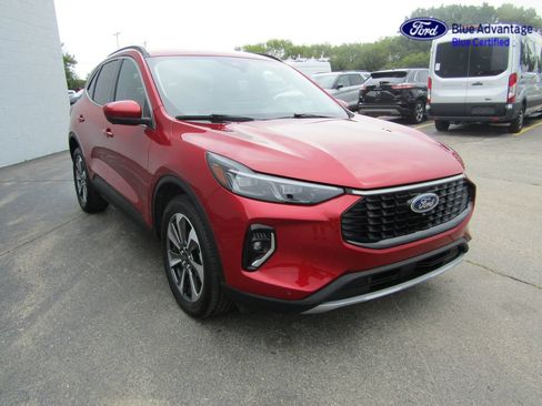 Certified 2023 Ford Escape Platinum AWD/4WD image 10