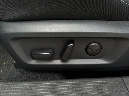 Used 2026 Nissan Rogue SV FWD image 11