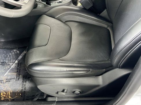 Used 2022 Jeep Cherokee Limited w/ Mopar Interior Package image 18