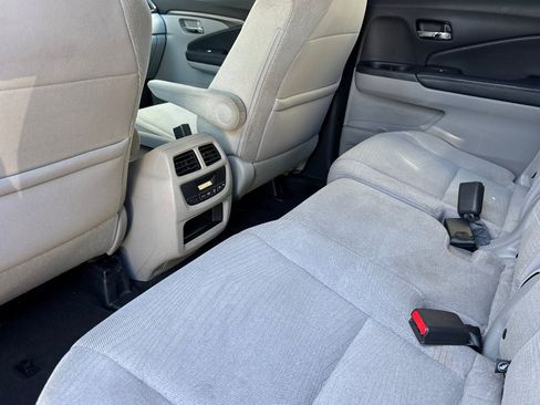 Used 2017 Honda Pilot EX image 30