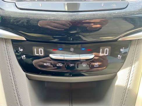 Used 2024 Cadillac XT6 Premium Luxury w/ Technology Package image 16