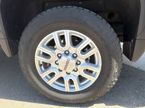 Used 2024 GMC Sierra 2500 SLT w/ SLT Premium Package AWD/4WD image 7