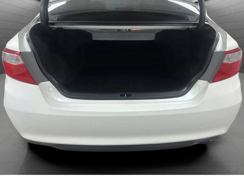 Used 2015 Toyota Camry SE FWD image 20