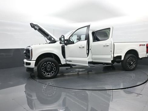 New 2026 Ford F250 Platinum w/ FX4 Off-Road Package image 36