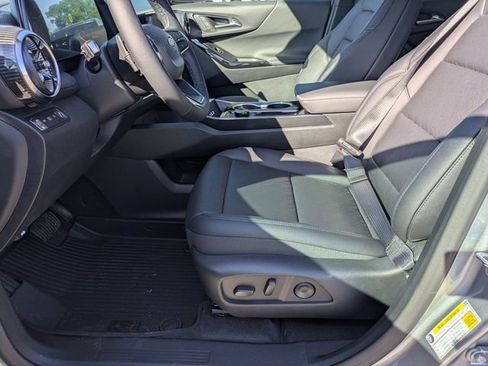 New 2026 Chevrolet Equinox LT w/ Convenience Package II FWD image 11