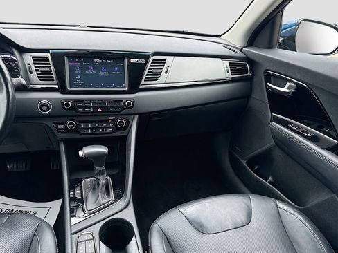 Used 2019 Kia Niro Touring FWD image 29