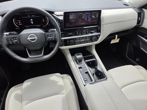 New 2026 Nissan Pathfinder SL w/ SL Premium Package FWD image 18
