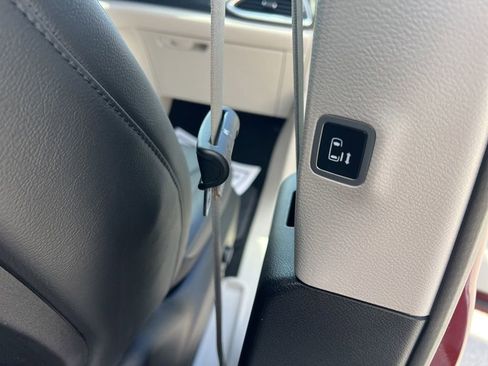 Certified 2019 Chrysler Pacifica Touring-L Plus image 41