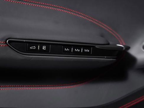 Used 2019 Ferrari GTC4Lusso AWD/4WD image 67