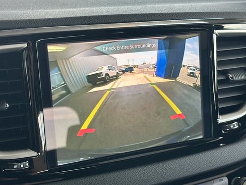 New 2025 Chrysler Voyager LX image 20