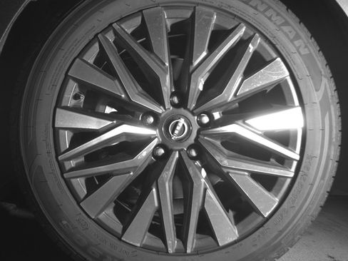 Used 2025 Nissan Altima 2.5 SV FWD image 12