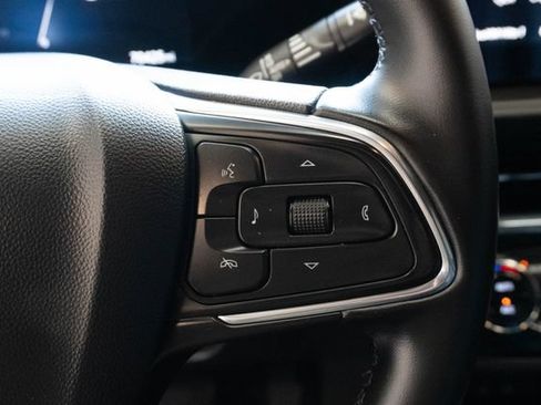 Used 2025 Buick Envista Sport Touring w/ Convenience II Package FWD image 23