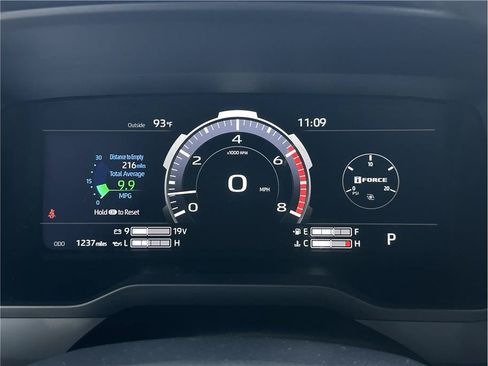Used 2026 Toyota Tundra Limited AWD/4WD image 21