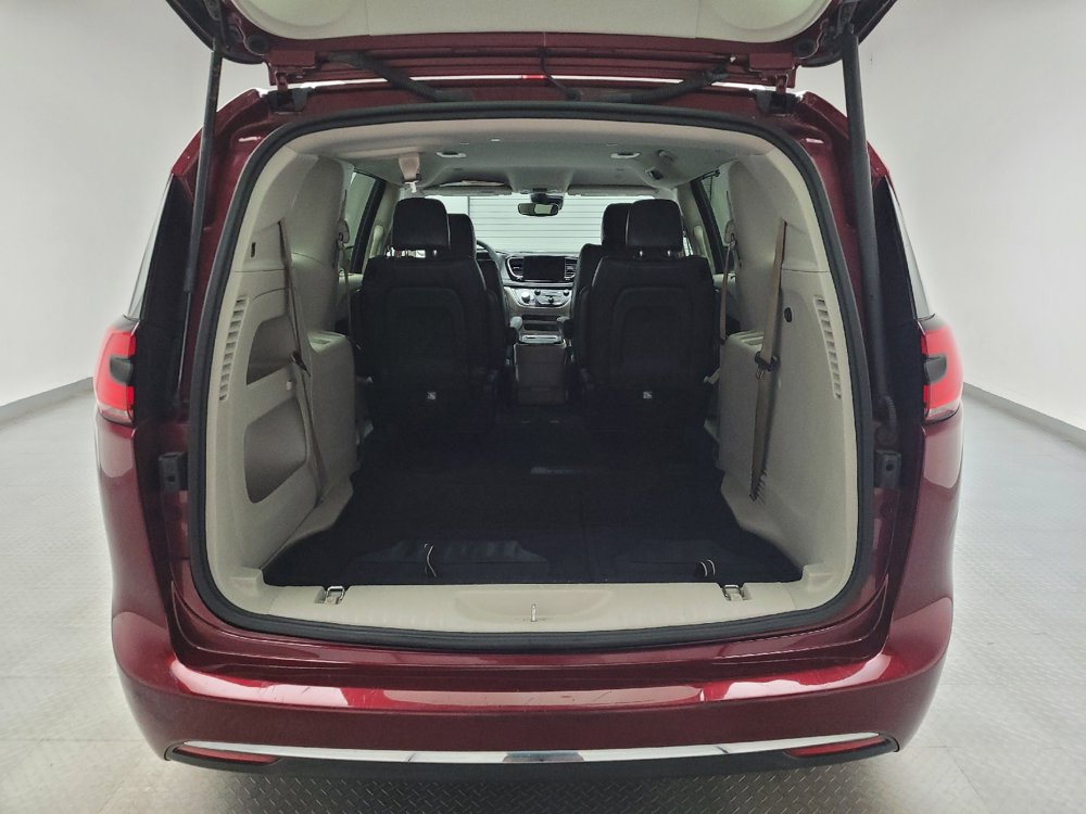 Used 2022 Chrysler Pacifica Touring-L FWD image 29