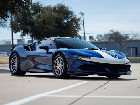 Used 2022 Ferrari SF90 Stradale image 3
