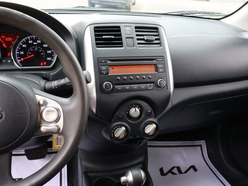 Used 2014 Nissan Versa SV w/ Convenience Package FWD image 19