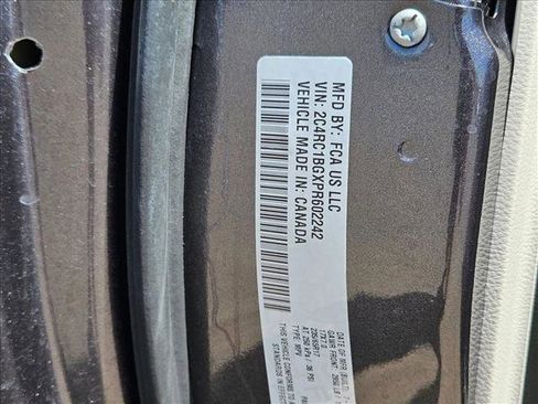 Used 2023 Chrysler Pacifica Touring-L FWD image 29