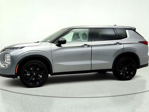 Used 2022 Mitsubishi Outlander SEL Black Edition FWD image 8