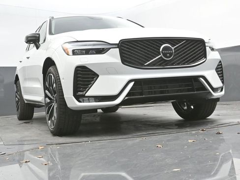 New 2026 Volvo XC60 B5 Ultra w/ Climate Package image 24