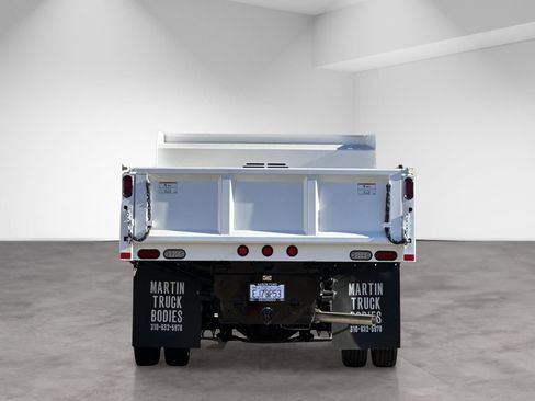 Used 2024 Ford F550 2WD Regular Cab Super Duty w/ XL Chrome Package image 5