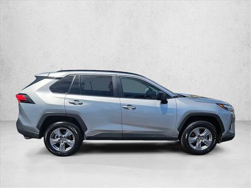 Used 2025 Toyota RAV4 LE AWD/4WD image 4