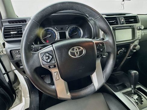 Used 2018 Toyota 4Runner SR5 Premium RWD image 11