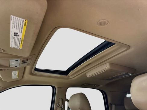 Used 2013 Chevrolet Tahoe LTZ RWD image 14