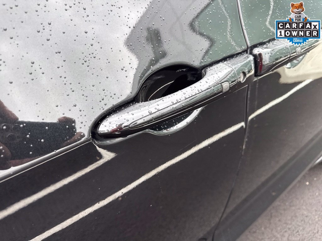 Used 2023 Chrysler Pacifica Touring-L FWD image 11