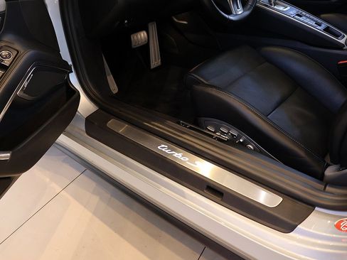 Used 2014 Porsche 911 Turbo S image 59