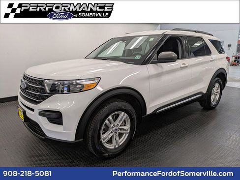 Used 2022 Ford Explorer XLT image 1