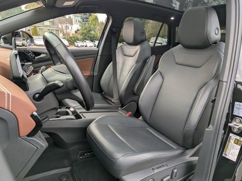 Certified 2022 Volkswagen ID.4 Pro S w/ Gradient Package image 26