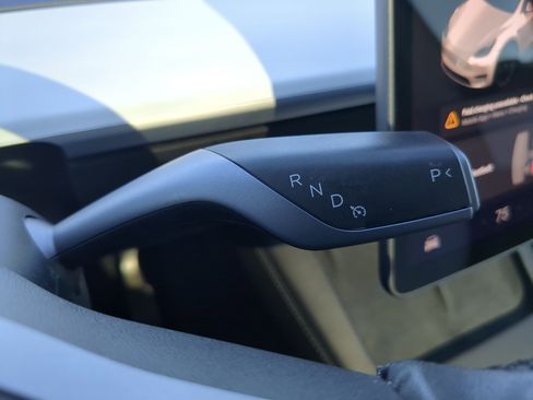 Used 2021 Tesla Model Y Long Range image 22