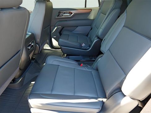 New 2026 GMC Yukon Denali w/ Sun & Power Step Package image 19