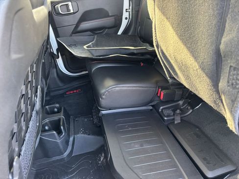 Used 2020 Jeep Gladiator Rubicon image 32