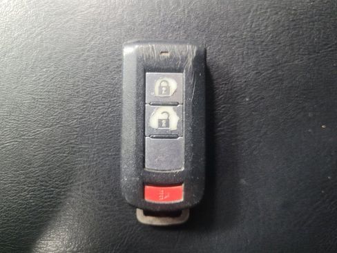 Used 2019 Mitsubishi Outlander SE image 32