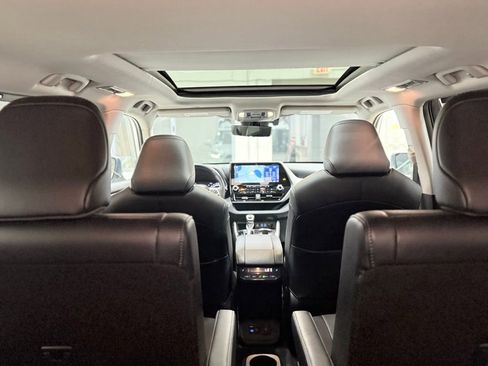 Used 2022 Toyota Highlander Limited image 47