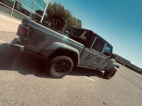 Used 2023 Jeep Gladiator Mojave w/ Trailer Tow Package AWD/4WD image 6