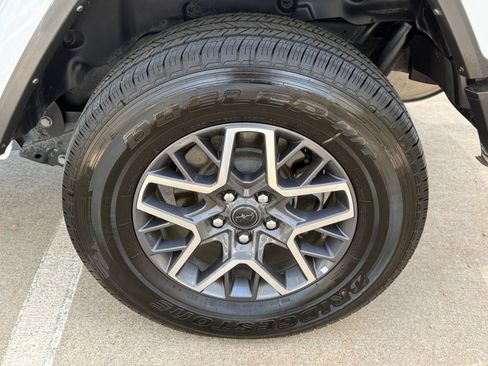 Used 2025 Jeep Wrangler Unlimited Sahara AWD/4WD image 30