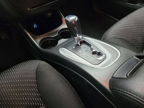 Used 2019 Dodge Journey SE FWD image 26