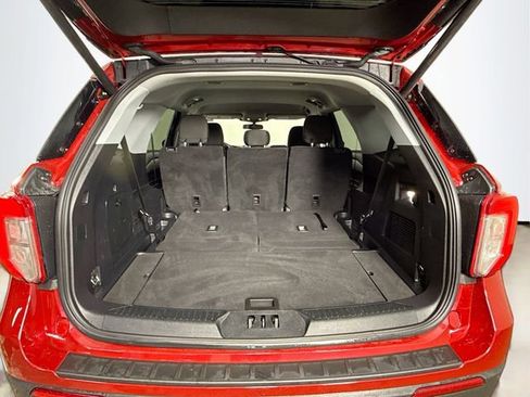 Certified 2022 Ford Explorer XLT w/ Class IV Trailer Tow Package image 25