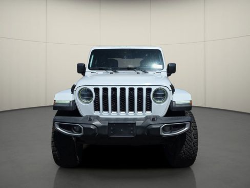 Used 2020 Jeep Gladiator Overland image 2